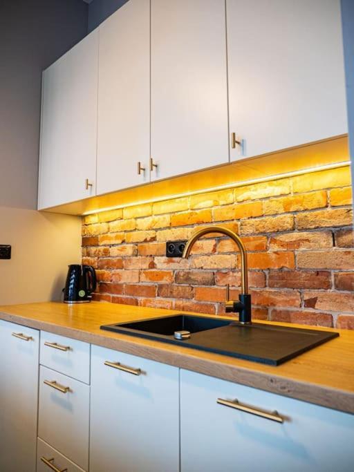 Chic Apartment In Historic Koneser Area 华沙 外观 照片