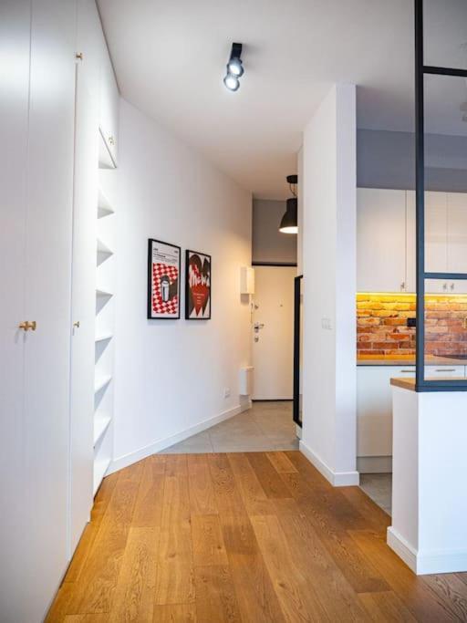 Chic Apartment In Historic Koneser Area 华沙 外观 照片
