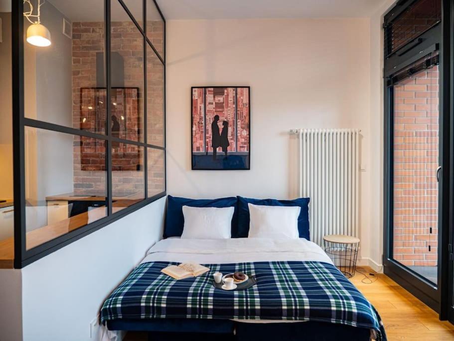 Chic Apartment In Historic Koneser Area 华沙 外观 照片