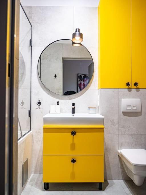 Chic Apartment In Historic Koneser Area 华沙 外观 照片