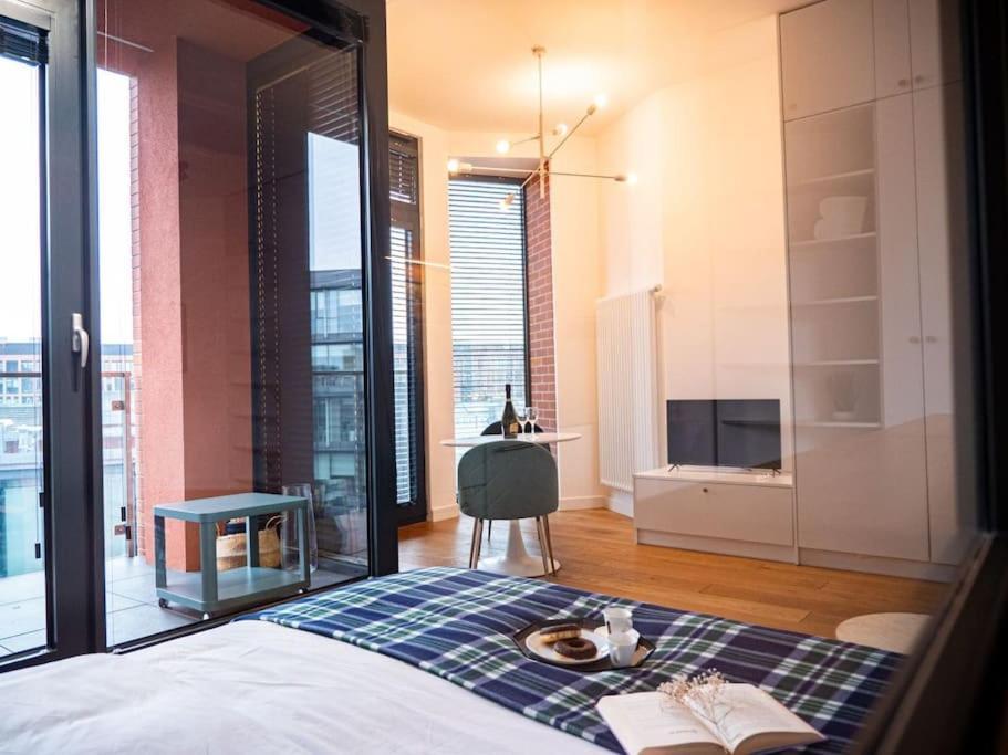 Chic Apartment In Historic Koneser Area 华沙 外观 照片