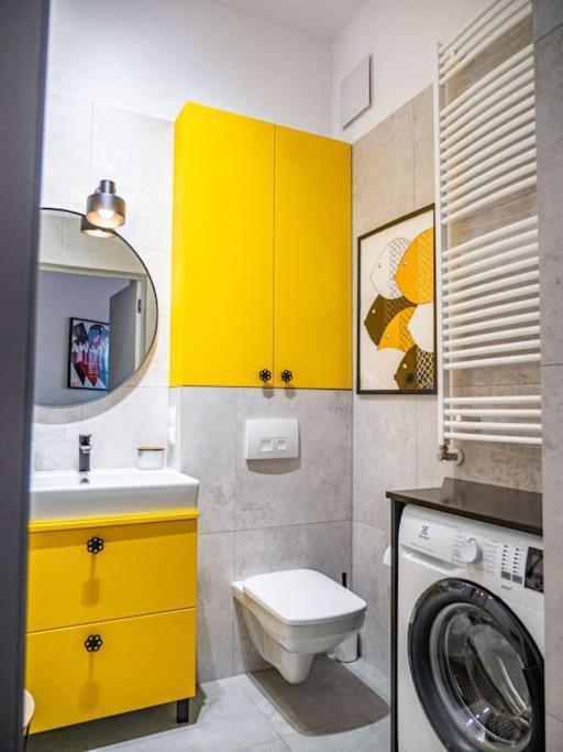 Chic Apartment In Historic Koneser Area 华沙 外观 照片