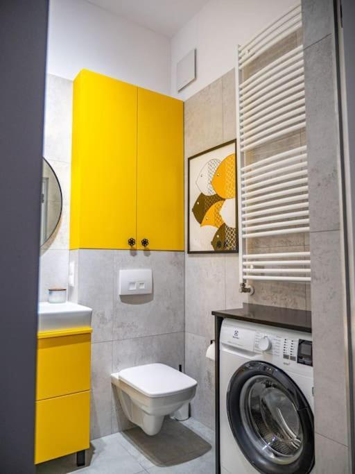 Chic Apartment In Historic Koneser Area 华沙 外观 照片